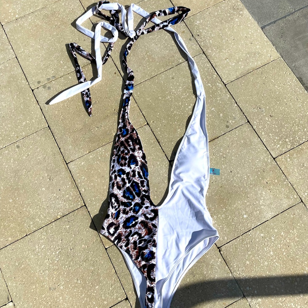 One piece blue and white leopard